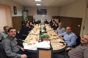 تجلیل از کارکنان معاونت درمان و توانبخشی